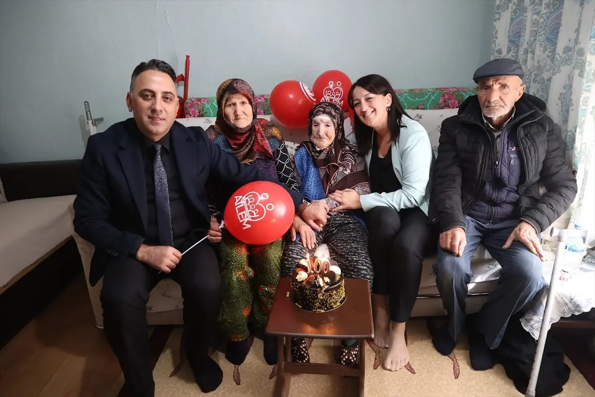 Süloğlu'nda 100 Yaşına Giren Kadının Doğum Günü Kutlandı