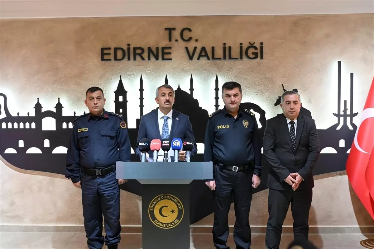 Edirne'de Düzensiz Göçle Mücadele: 573 Kaçakçı Yakalandı