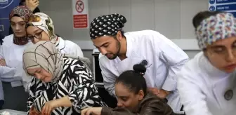 Engelli Öğrenciler Pasta Yapmayı Öğreniyor