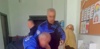 Polisten Özel Gereksinimli Çocuklara Oyuncak Desteği