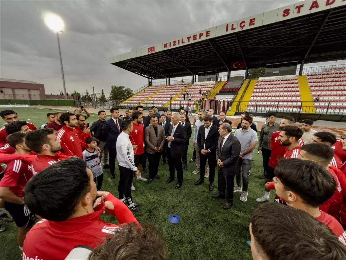 Dursun Özbek Mardin 1969 Spor'u Ziyaret Etti