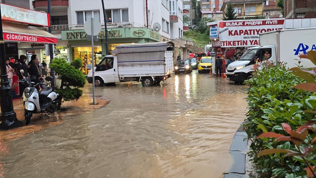 Bulancak'ta Sağanak Yağış Hayatı Olumsuz Etkiliyor