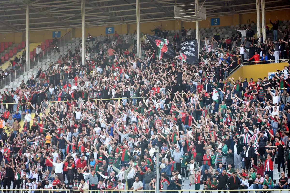 Karşıyaka ve Çoruhlu FK Derbisi İçin Atatürk Stadı'nda Sadece 1380 Bilet Ayırdı