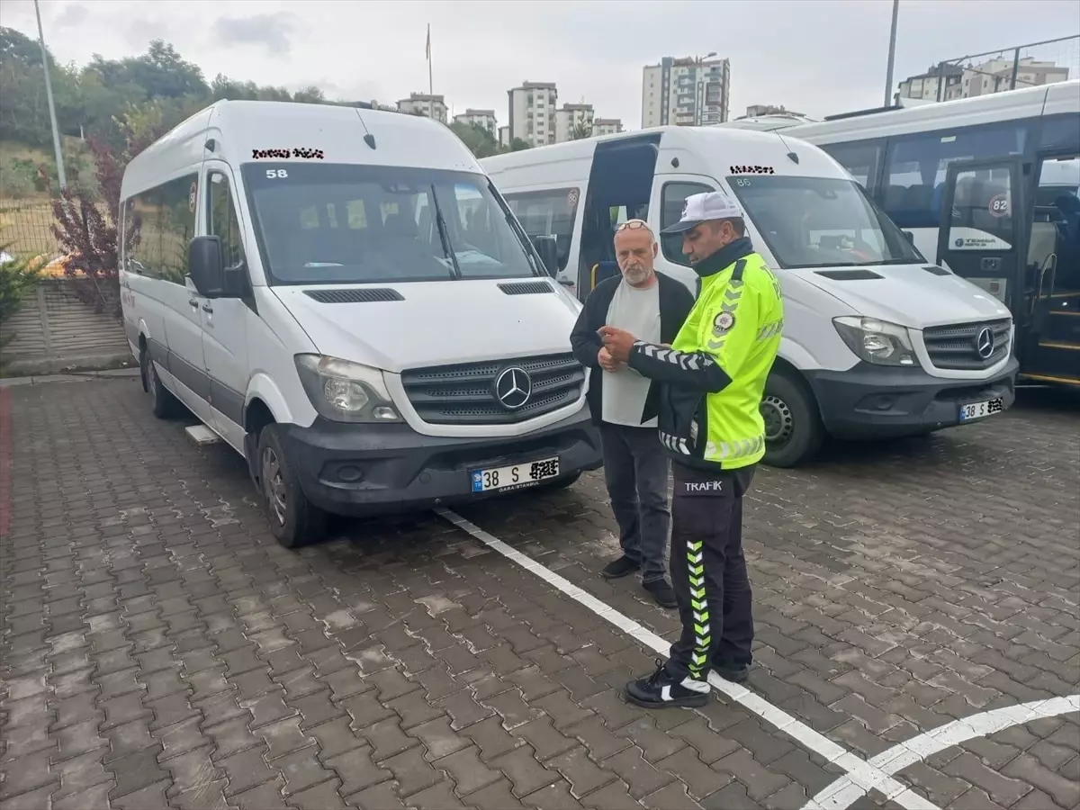 Kayseri'de Okul Servis Araçlarına Denetim