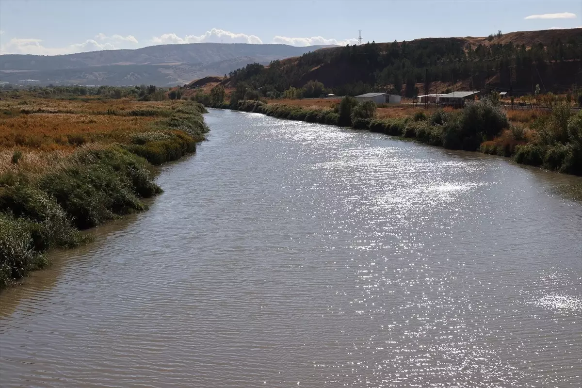 Kızılırmak Nehri'nde Kuraklık Etkisiyle En Düşük Debi Seviyesi