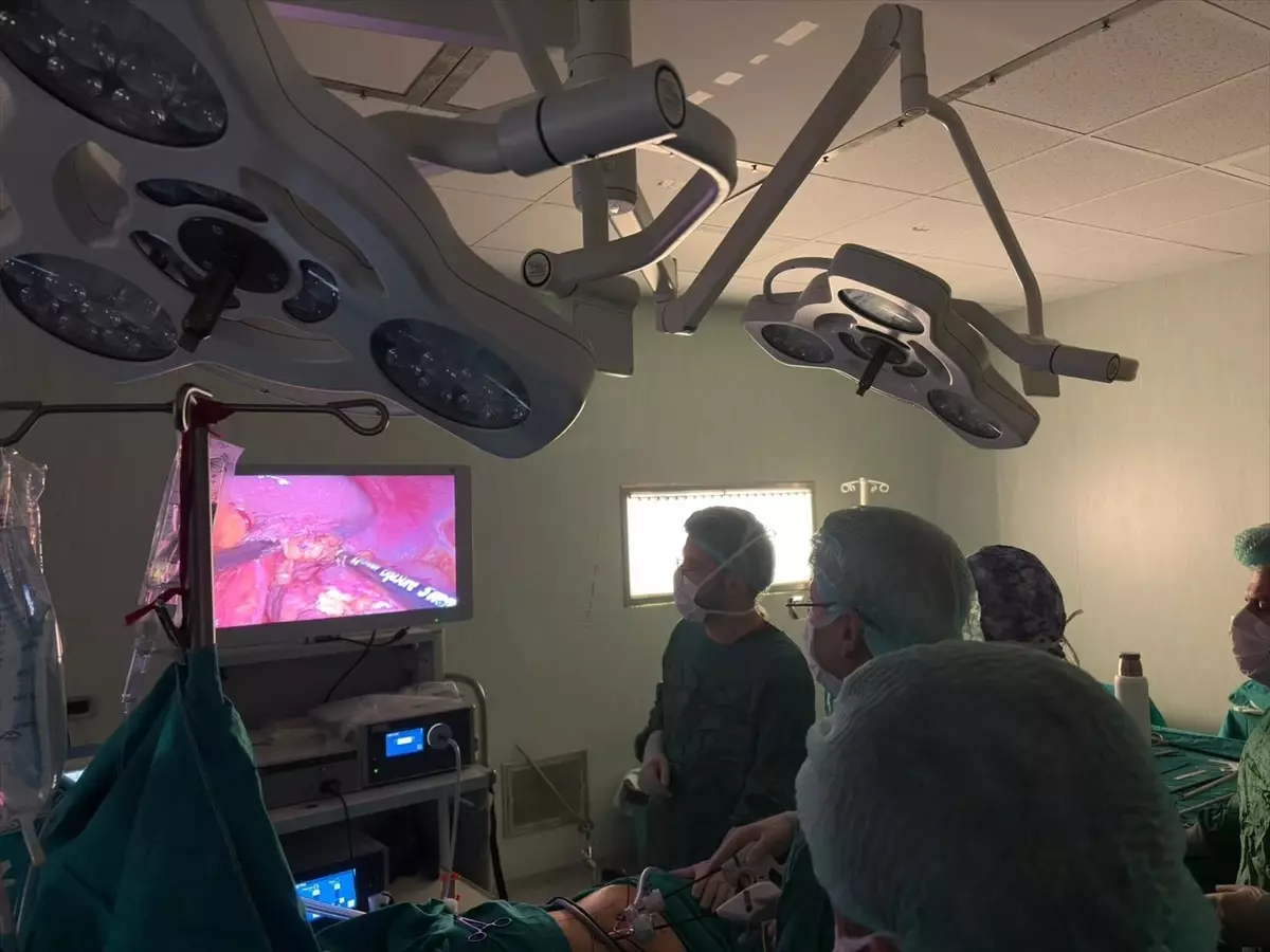 Malatya'da Laparoskopik Adrenalektomi Kursu Başarıyla Gerçekleşti