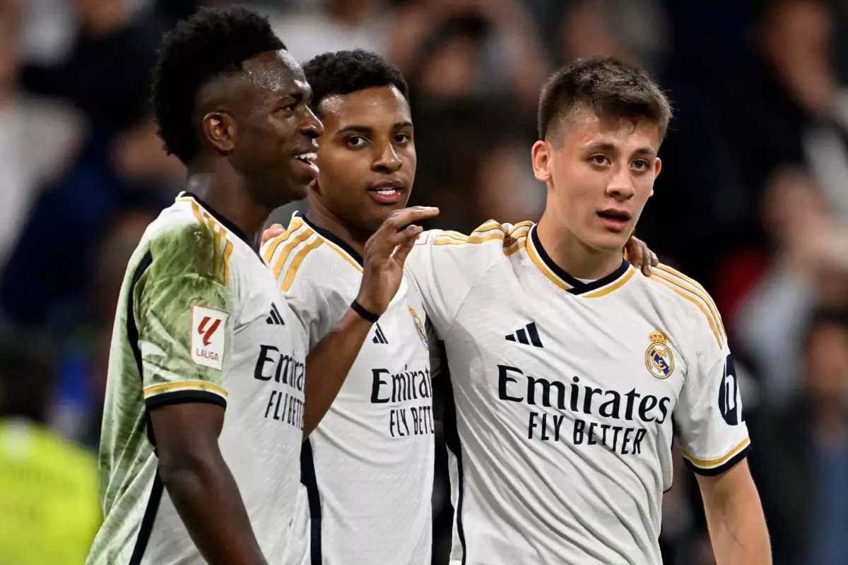 Mesajlar ifşa oldu! Real Madrid'in yıldızı sevgilisini aldatmış
