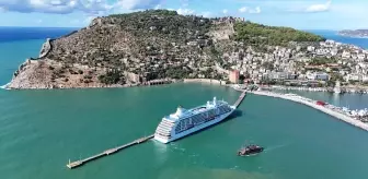 Seven Seas Voyager Kruvaziyeri Alanya'ya Ulaştı