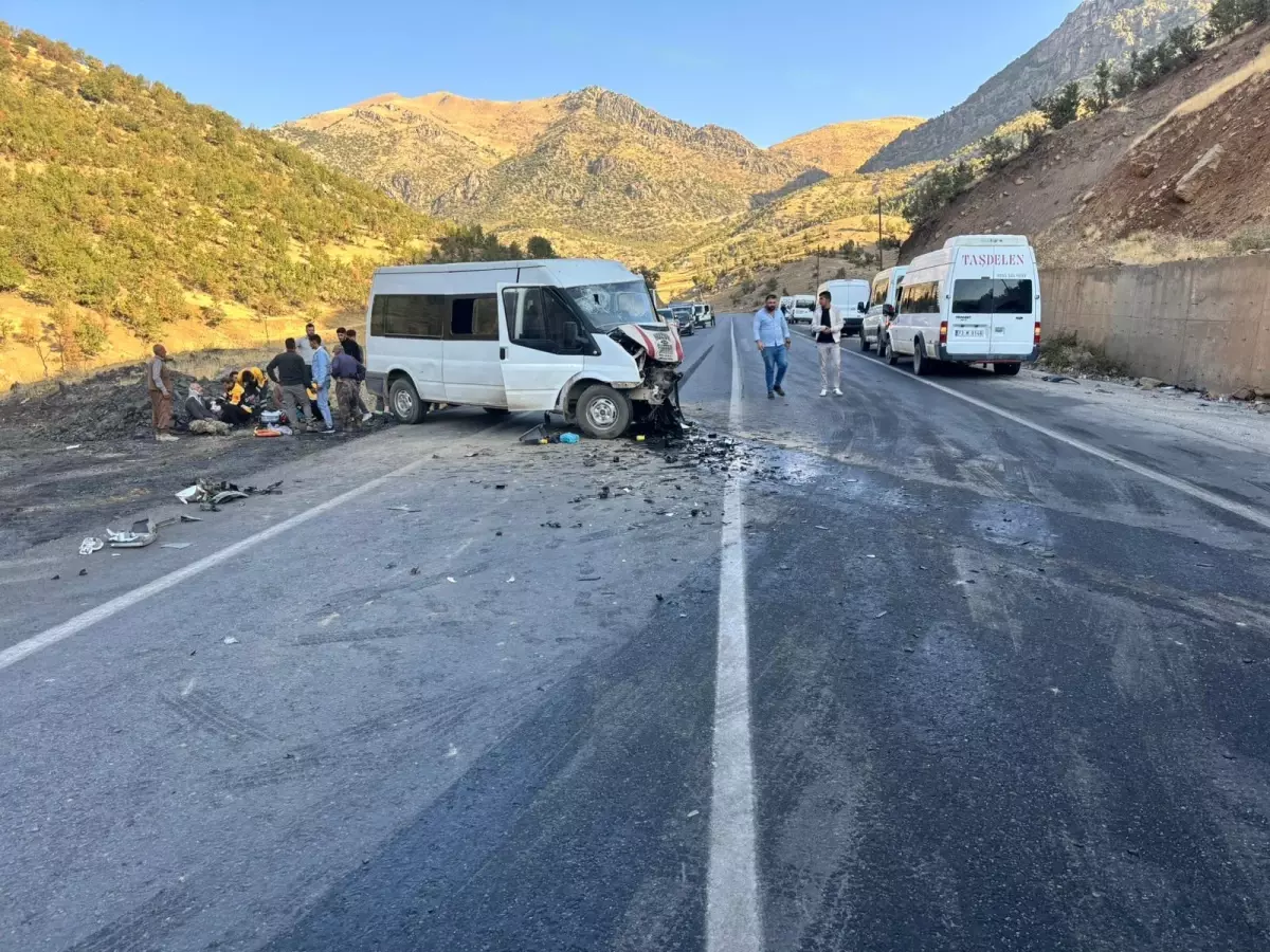 Şırnak'ta Yolda Kaza: 11 Yaralı