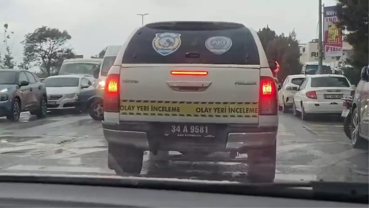 Tuzla Tersaneler Bölgesi'nde gemi yan yattı: 1 ölü -1