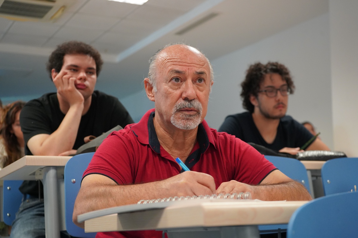 Emekli Öğretmen İsmet Güler, İkinci Üniversitesini Kazandı