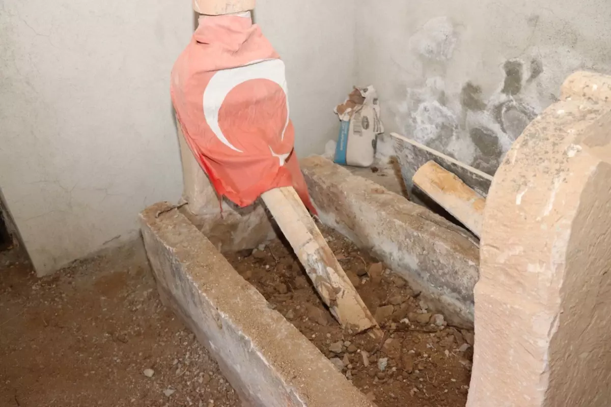 93 Harbi şehitlerinin mezarlarına büyük saygısızlık