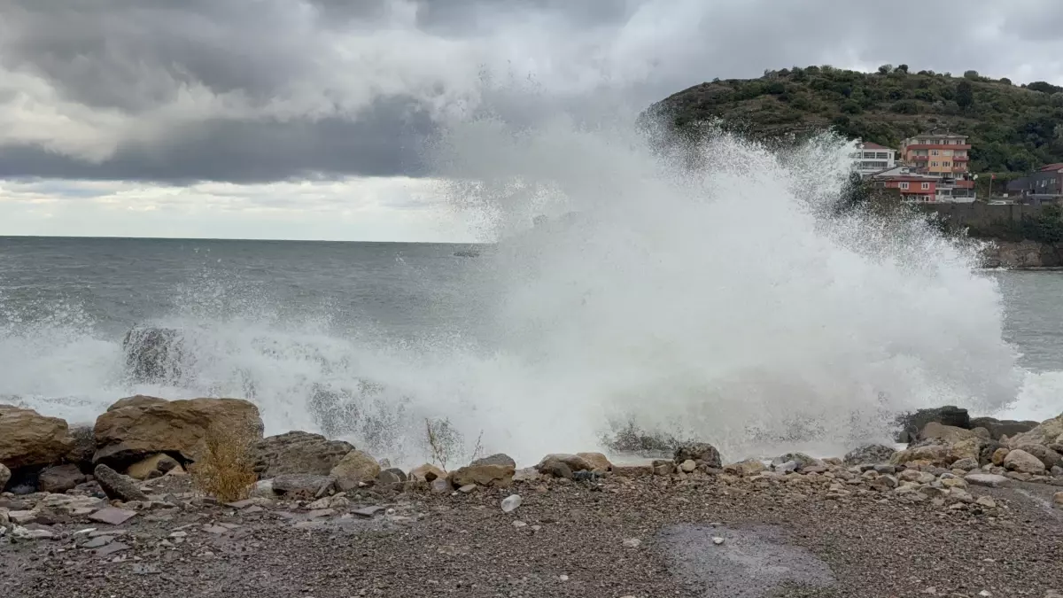 Amasra'da Kuvvetli Rüzgar ve Yağmur Etkili Oldu