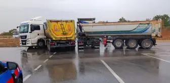 Bilecik'te Tır Çarpışması: 1 Yaralı