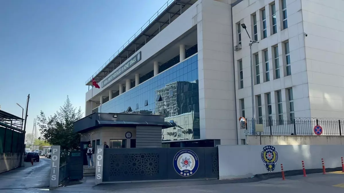 Bursa'da Şüphelilere Yönelik Operasyon: İki Firari Şüpheliyi Yakalama Çalışmaları Devam Ediyor