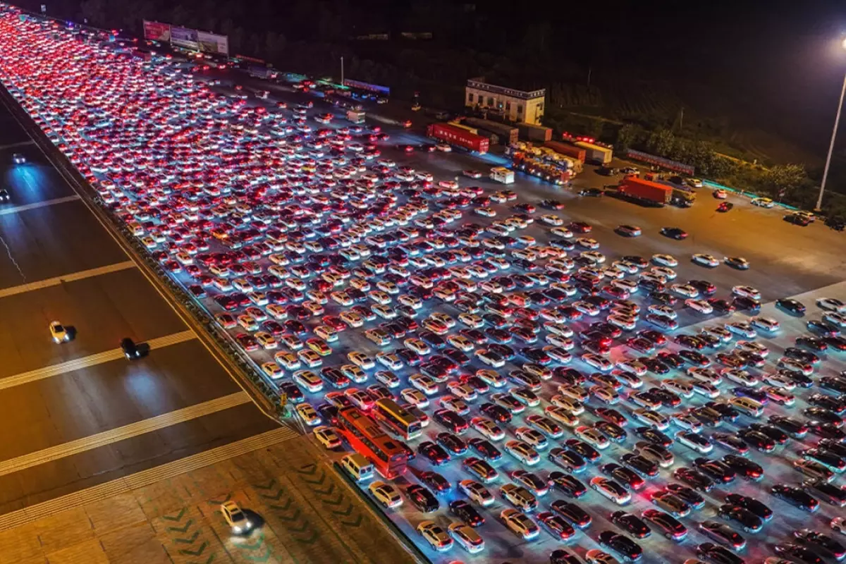 Çin'deki tatil trafiği görenleri hayrete düşürüyor