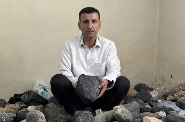 Stone Hunter in Search of Meteorites: Hüseyin Özdemir's Dream