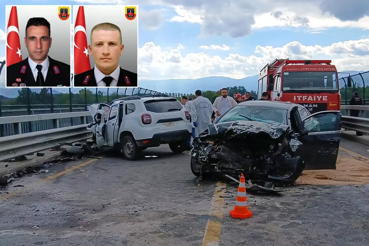 Otomobiller kafa kafaya çarpıştı, 2 jandarma şehit oldu