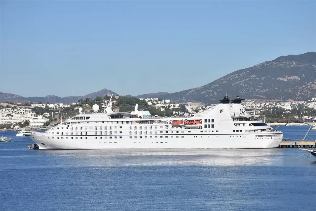 Bodrum'a 'Star Legend' Kruvaziyeri ile 277 Turist Geldi