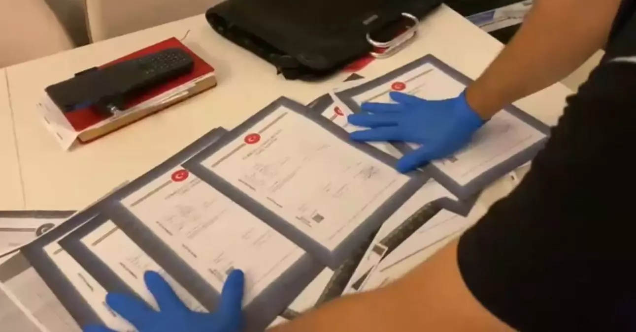 Adana'da Kamu Görevlisi Kılığına Giren 5 Şüpheli Tutuklandı