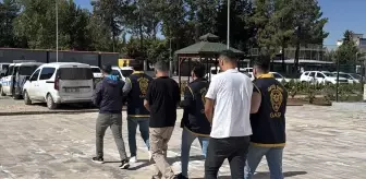 Adıyaman'da Adliye Önünde Silahlı Yakalama