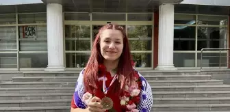 Milli Boksör Yonca Gül Yılmaz, Altın Madalyayla Memleketine Döndü