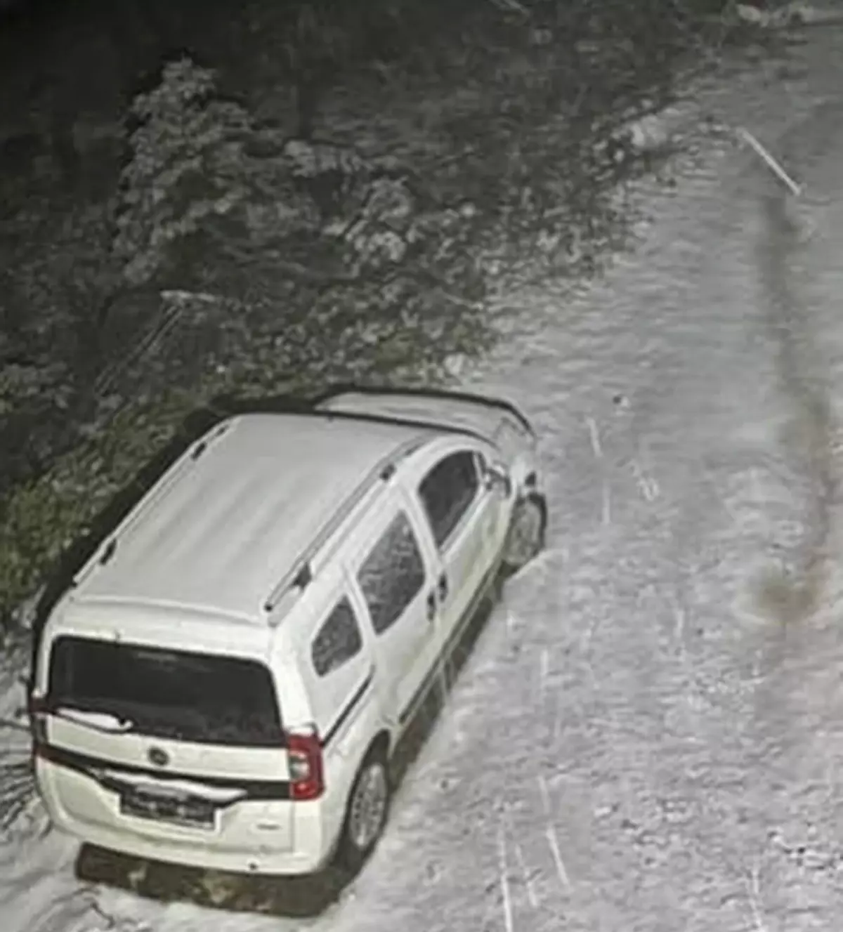 Bolu'nun Mengeni'nde Kar Yağışı Yaylaları Beyaz Örtüyle Kapladı