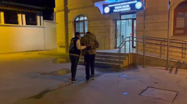 Harassed the young girl waiting at the stop: You're very beautiful, let me take you home