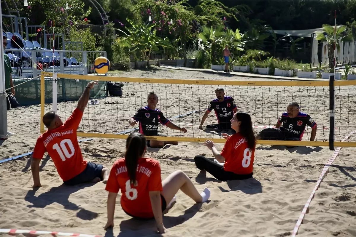 6. Uluslararası Fethiye Spor Festivali'nde Bedensel Engelliler Plaj Voleybolu Turnuvası Yapıldı