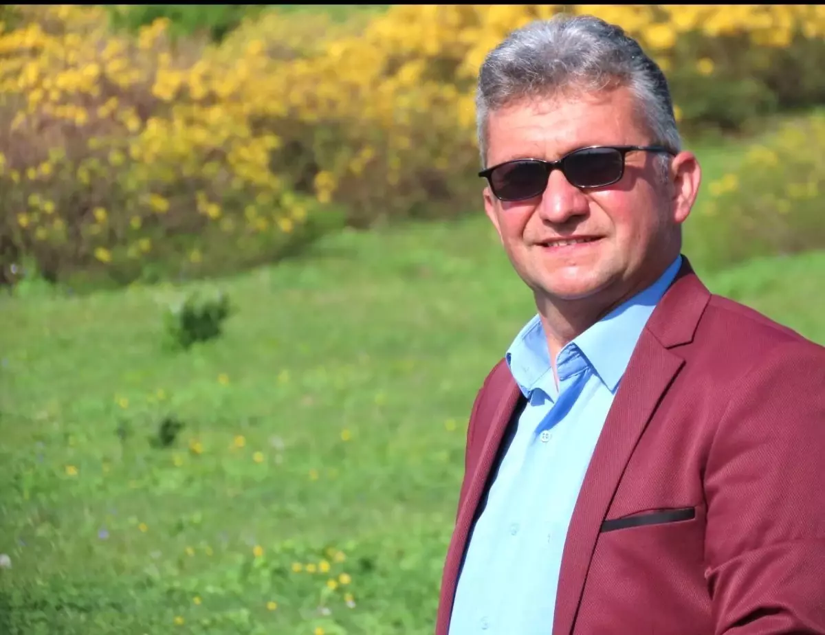 Yüksel Kader Sahnede Kalp Krizi Geçirerek Hayatını Kaybetti