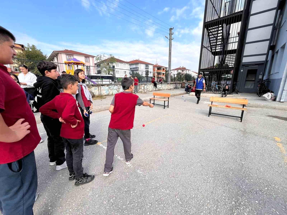 Düzce'de 'Merkezin Seninle Güzel' Etkinlikleri Devam Ediyor