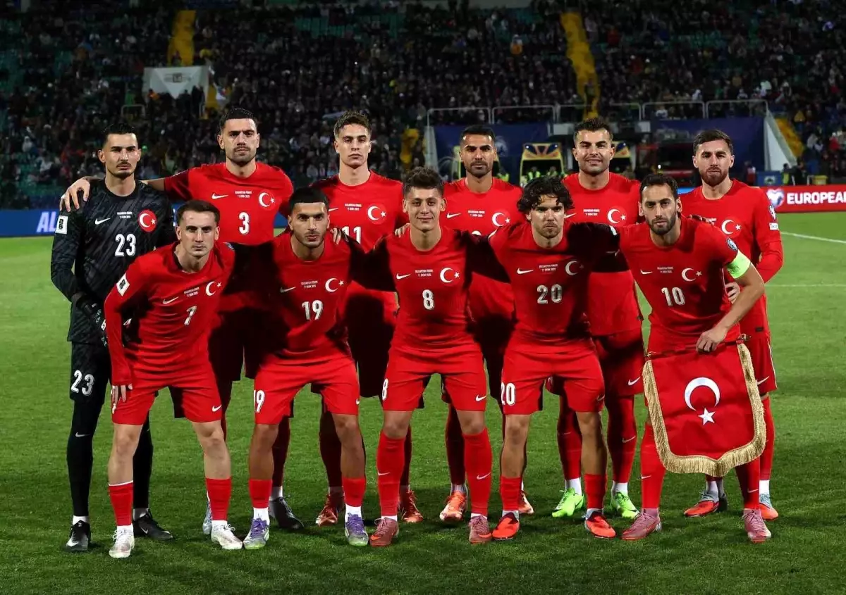 Hakan Çalhanoğlu 100. Milli Maçına Çıktı