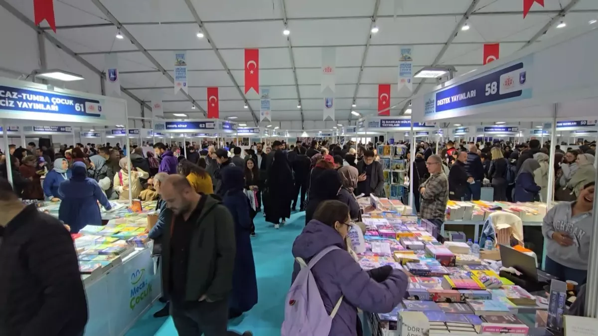 Üsküdar Kitap Fuarı'nda Kitap Okuma Alışkanlığına Vurgu