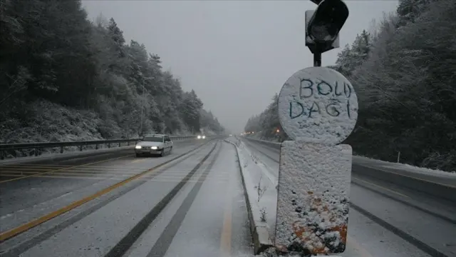 kar yagisi istanbul un yani basina dayandi lapa 19137100 4920 m