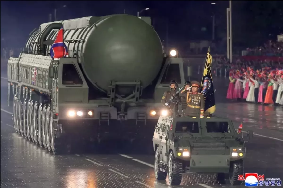 Kim Jong-un, tarihin en güçlü' nükleer silahını tanıttı