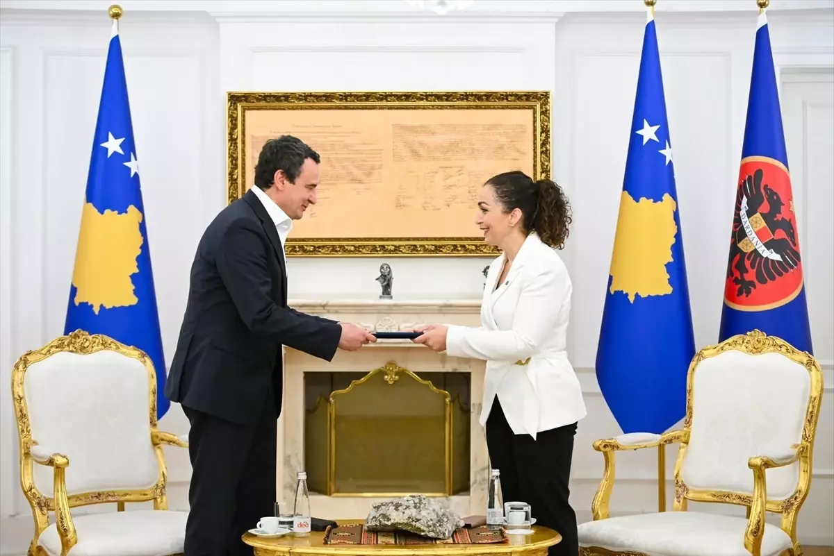 Kosova Cumhurbaşkanı Osmani, Kurti'ye Hükümet Kurma Yetkisi Verdi