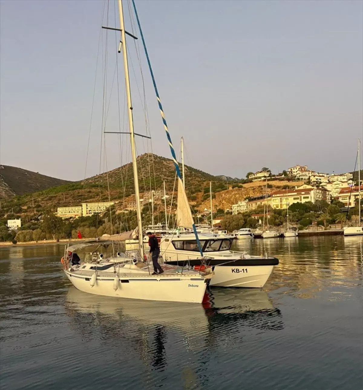 Datça Açıklarında 42 Düzensiz Göçmen ve 2 Kaçakçı Yakalandı