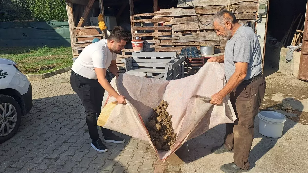 Sakarya'da Yerinde Toprak Analizi Hizmeti Çiftçileri Sevindirdi