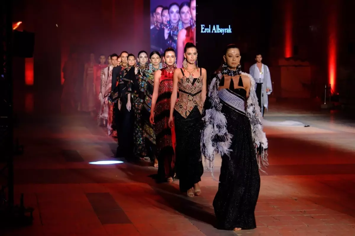 Şanlıurfa'nın Pamuk Dokuması Modern Moda ile Buluştu