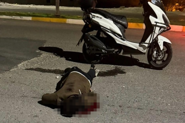 He died before reaching the hospital with the knife in his back