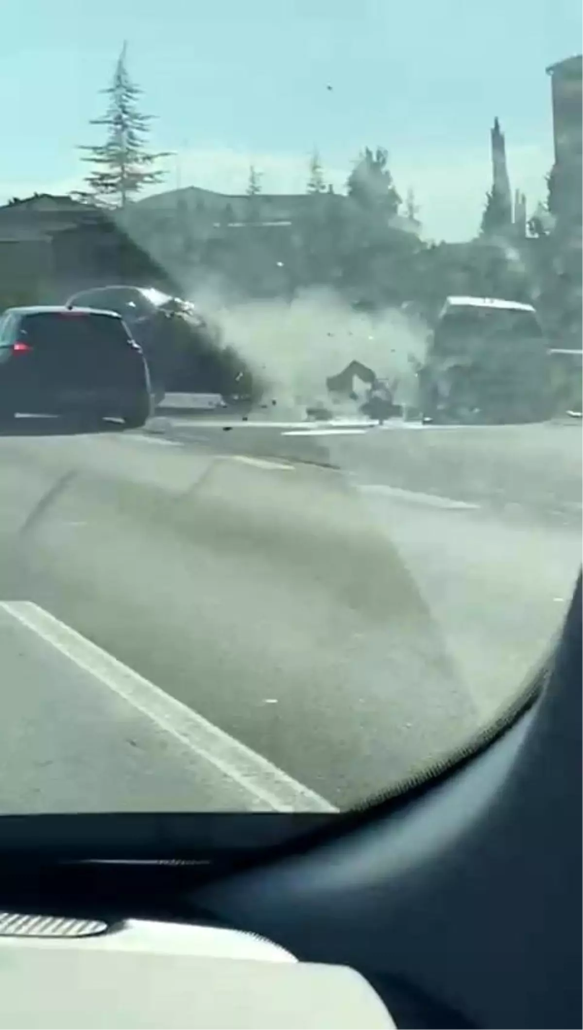 Kocaeli TEM Otoyolu'nda Tehlikeli Sürüş Kazası