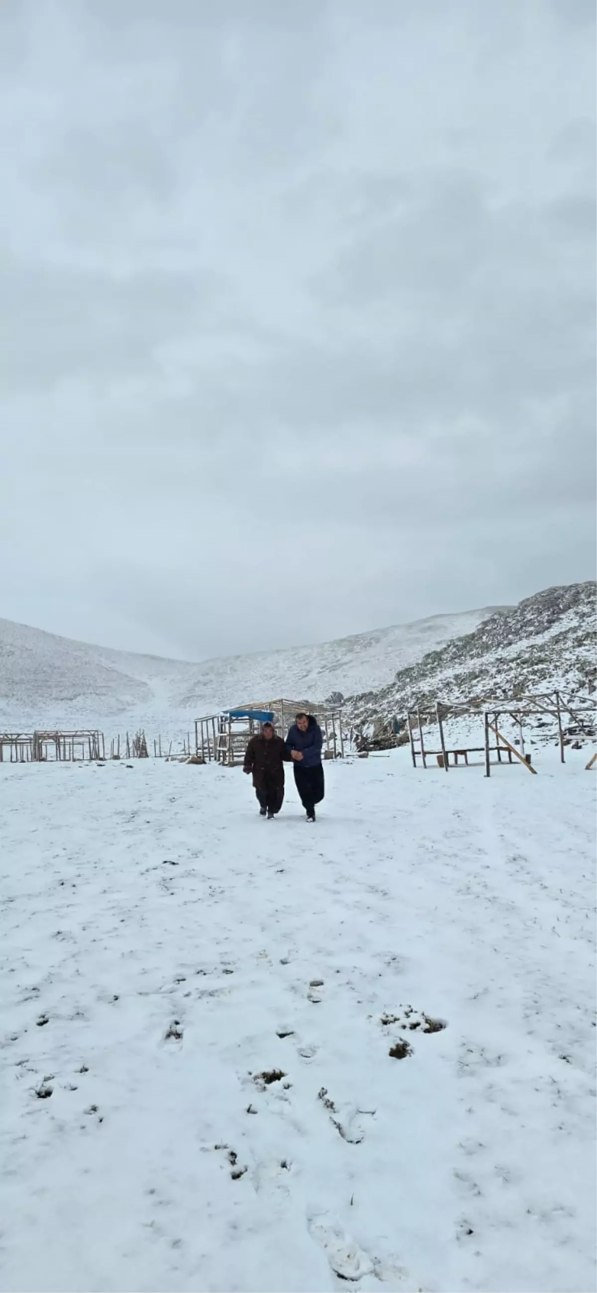 Feke'de Kar Yağışı, Yaylada Mahsur Kalan Kadın Kurtarıldı