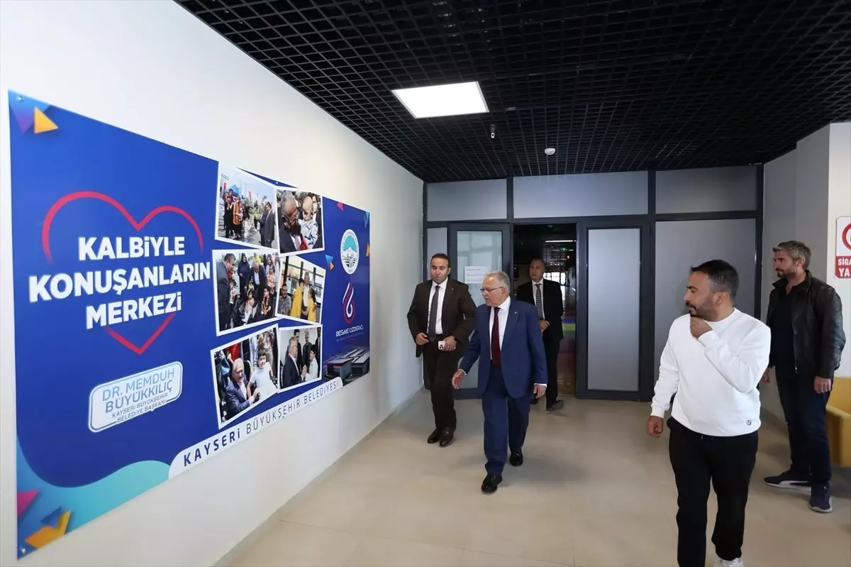 Büyükkılıç, Engelsiz Yaşam Merkezi'ni Ziyaret Etti