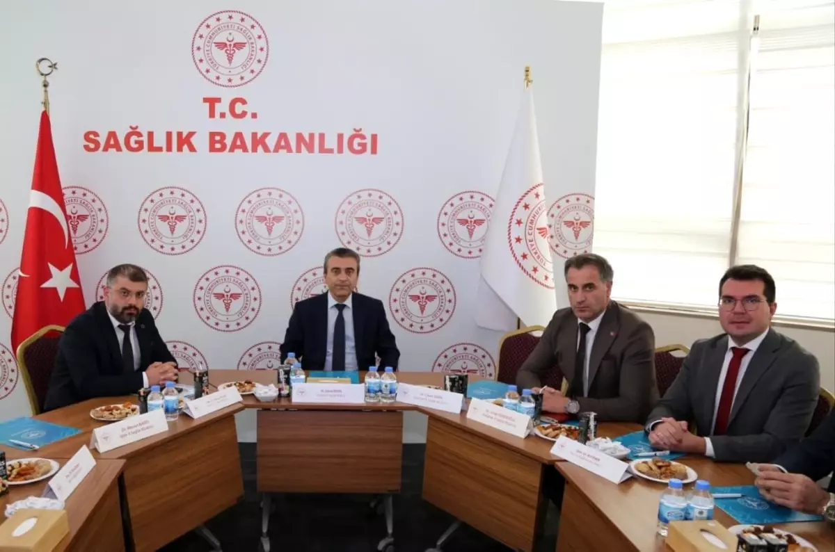 2. Bölge Acil Sağlık Hizmetleri Koordinasyon Toplantısı Erzurum'da Yapıldı