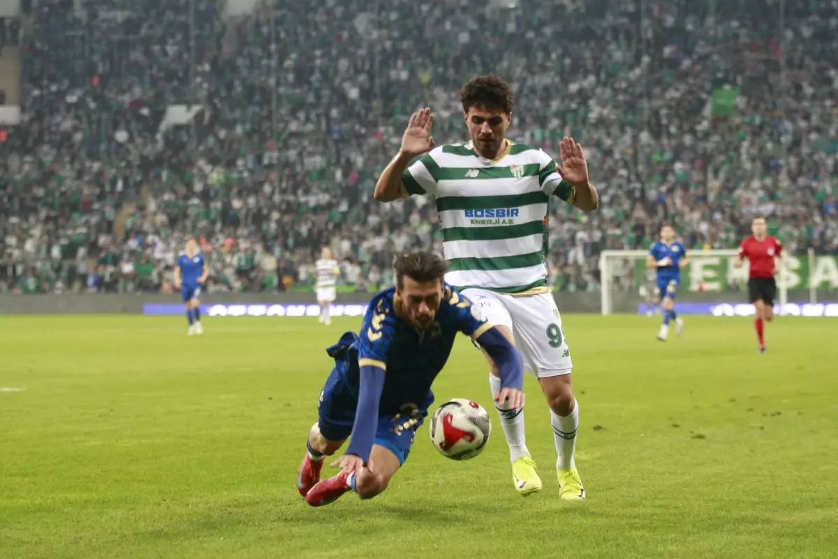 Bursaspor, Menemen FK'yı 3-0 Mağlup Etti