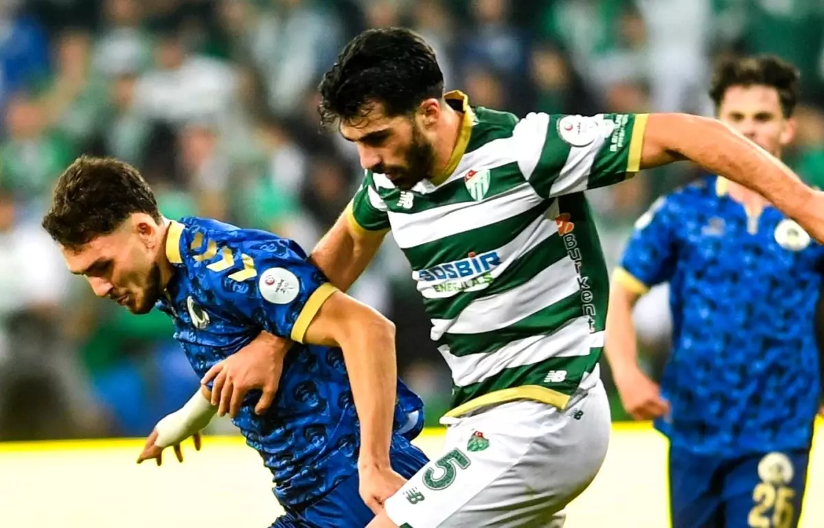 Bursaspor, Menemen FK'yı 3-0 Geçti