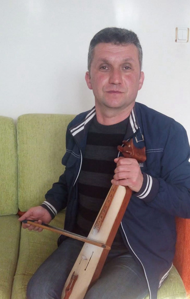The artist who suffered a heart attack during the wedding passed away