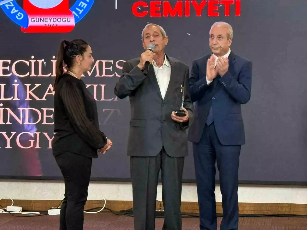 Yılın Başarılı Gazetecileri Ödülleri Ümit Özdal Anısına Verildi