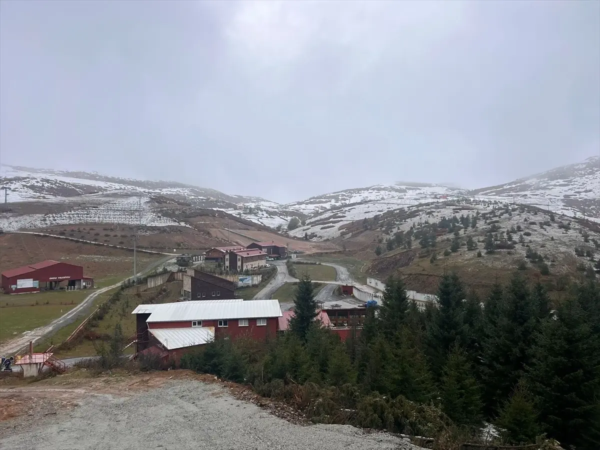 Gümüşhane, Giresun ve Ordu'da Kar Yağışı Etkili Oldu