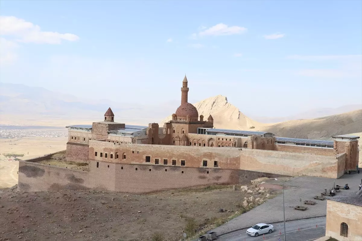 İshak Paşa Sarayı'nın UNESCO Dünya Mirası Listesi İçin Yönetim Planı Hazırlanıyor